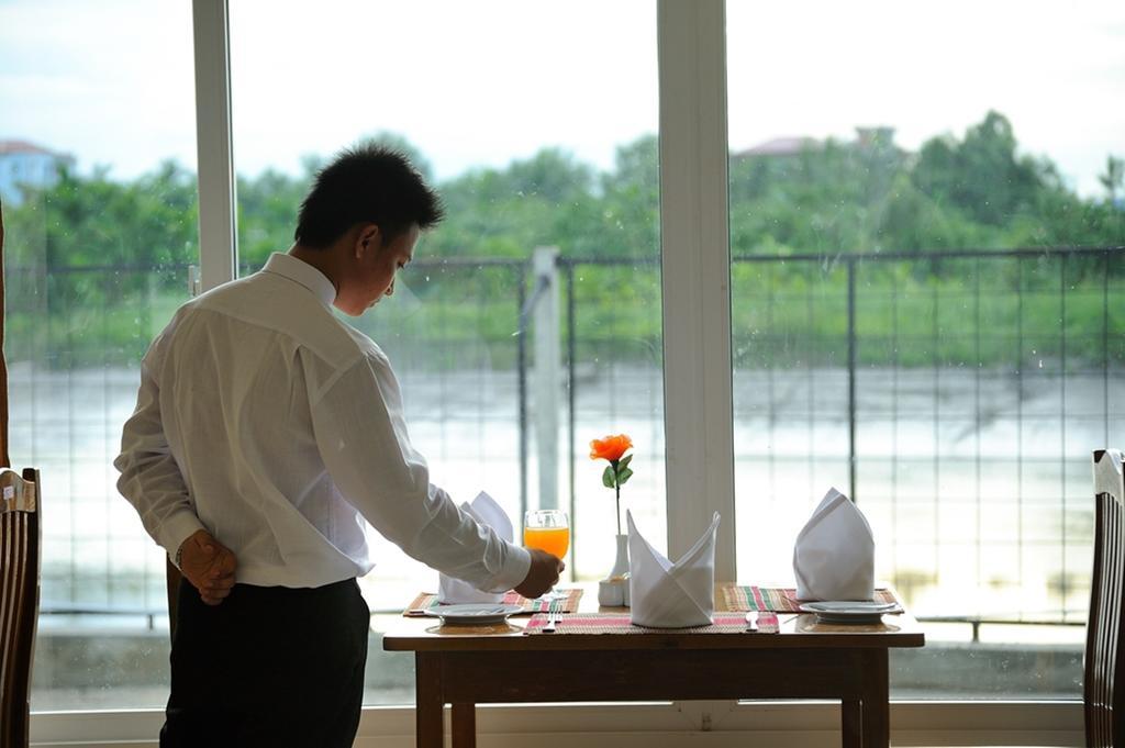 Royal Golden View Hotel Yangon Dış mekan fotoğraf