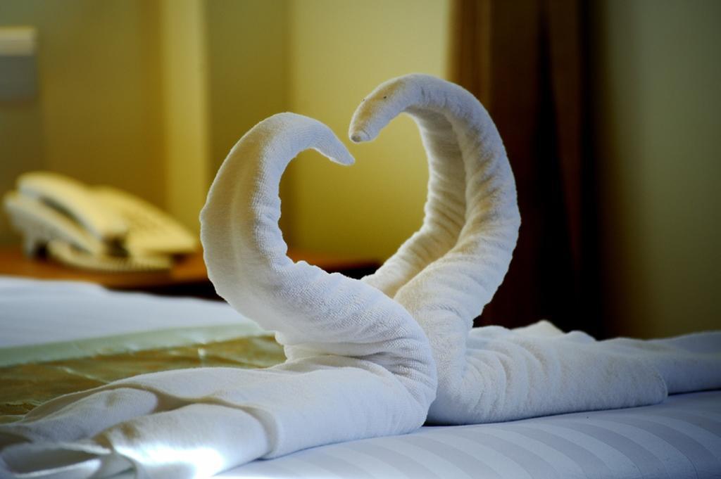 Royal Golden View Hotel Yangon Dış mekan fotoğraf