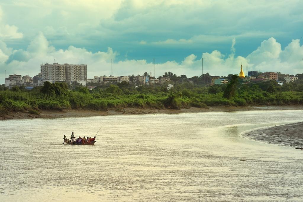 Royal Golden View Hotel Yangon Dış mekan fotoğraf