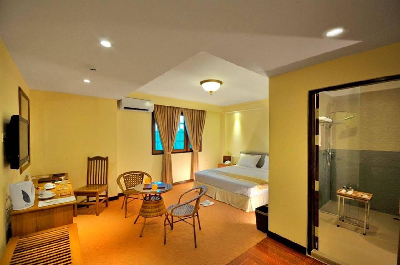 Royal Golden View Hotel Yangon Dış mekan fotoğraf