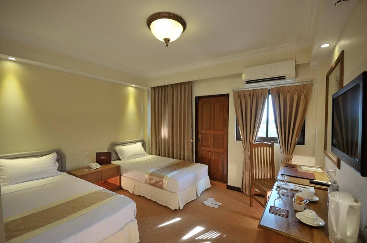 Royal Golden View Hotel Yangon Dış mekan fotoğraf