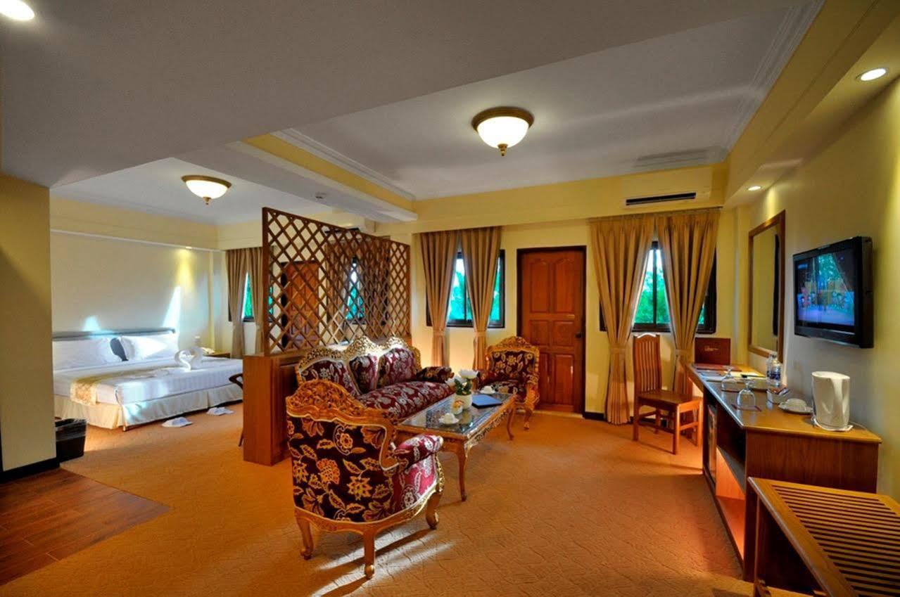Royal Golden View Hotel Yangon Dış mekan fotoğraf